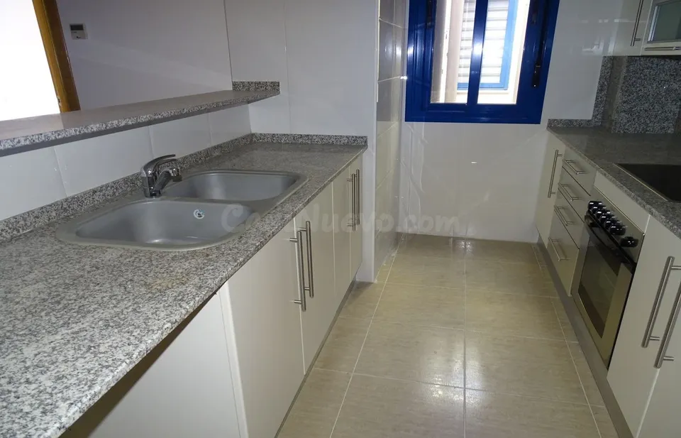 Apartamento de 62 m2 con 2 dormitorios, terraza y parking