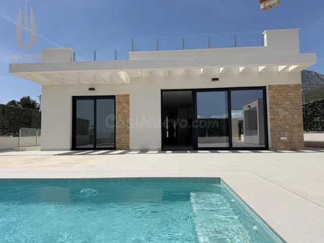 Moderna villa de lujo en una sola planta en Polop de la Mari