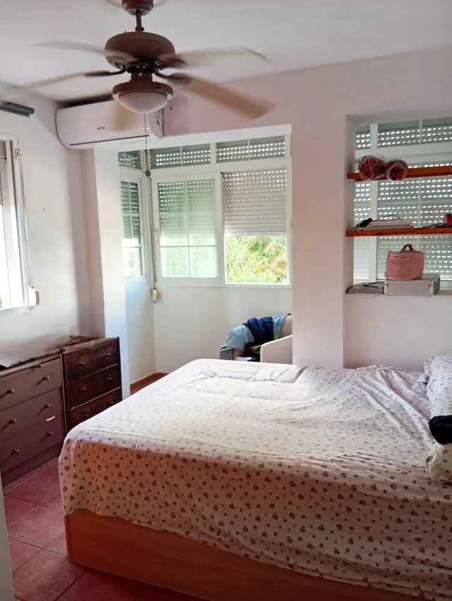 Casa adosada en esquina de 4 dormitorios, muy luminosa, con jardín privado y amplia terraza, cerca de Fuengirola — 13