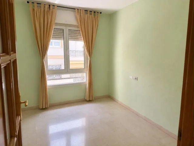Espectacular piso de 144 m2 en jardines de medina, Almería — 9