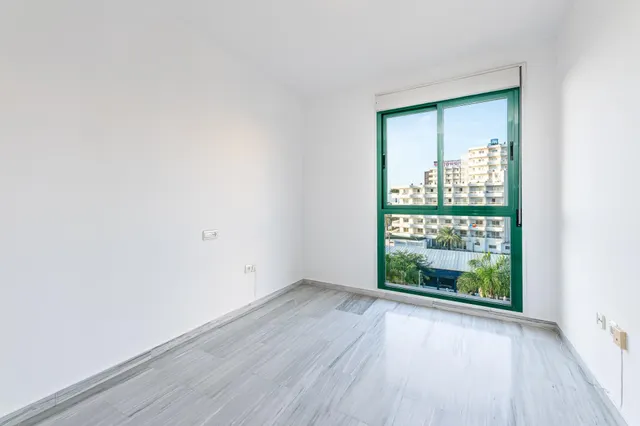 Exclusiva vivienda en primera línea de playa en el bajondillo – Torremolinos — 21