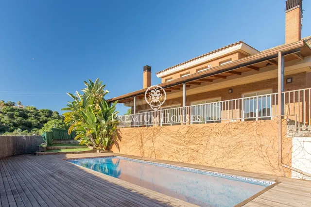 Casa independiente con vistas al mar en venta en Arenys de M - foto 5