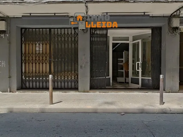 Local comercial con doble acceso en el centro de Balaguer — 14