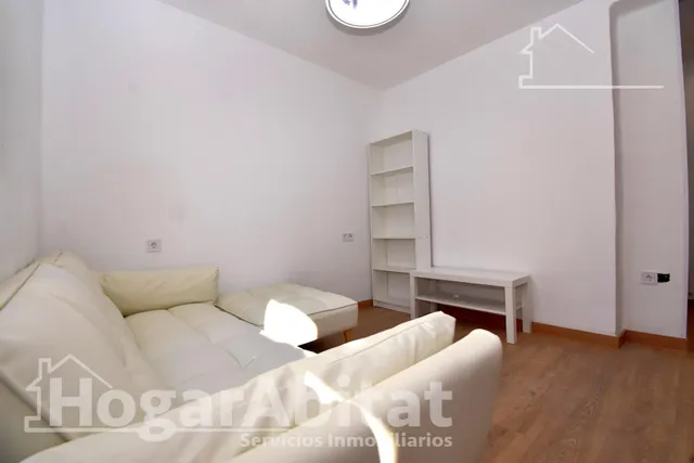 Acogedor, reformado y exterior, con balcón y ascensor, todo amueblado y cerca del ayuntamiento — 19