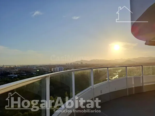 ¡Espectaculares vistas del mar! Ático de lujo en residencial con garaje, piscina y terraza — 3