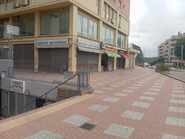 Local comercial 160m² en venta - La vila - foto 3