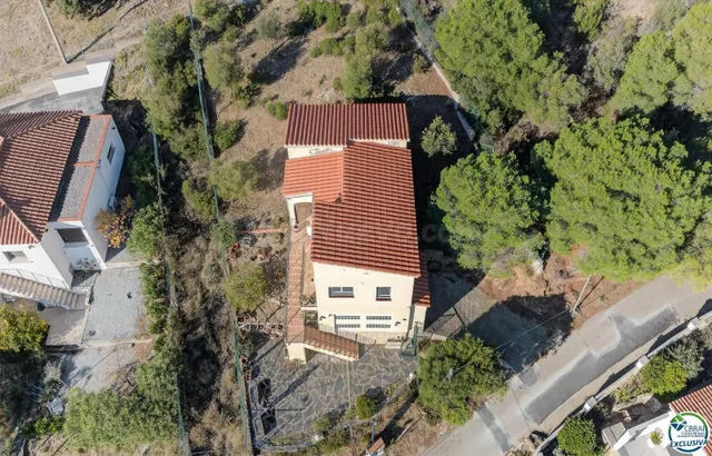 Se vende casa unifamiliar con vistas, en Roses, Mas Fumats