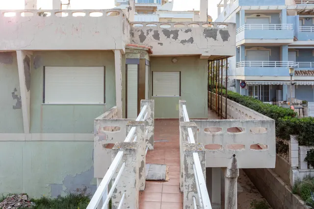 Vive el mar desde casa: parcela exclusiva en primera línea de playa en Xeraco — 13