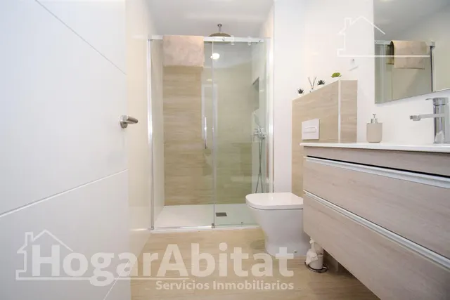 PRECIOSO ÁTICO REFORMADO Y TOTALMENTE EXTERIOR Y CON VISTAS AL PUERTO — 40