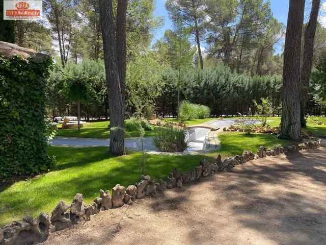 ESPECTACULAR CHALET EN PINARES DEL JUCAR — 5