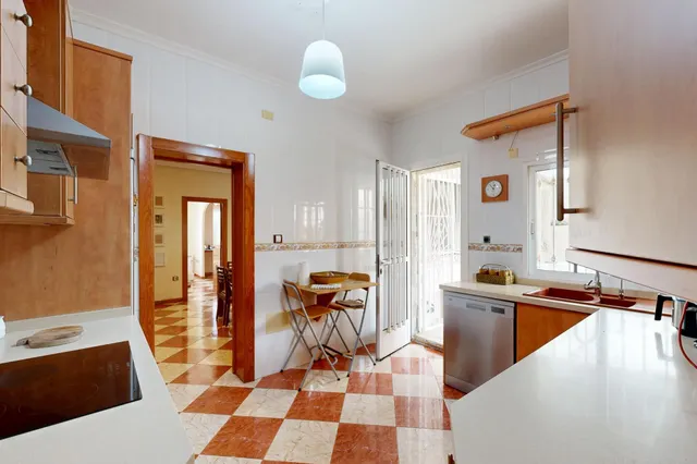 Luminosa Planta Baja con Gran Patio y Terraza en el Barrio de la Concepción — 39