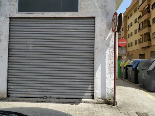 LOCAL A DOS CALLES — 6