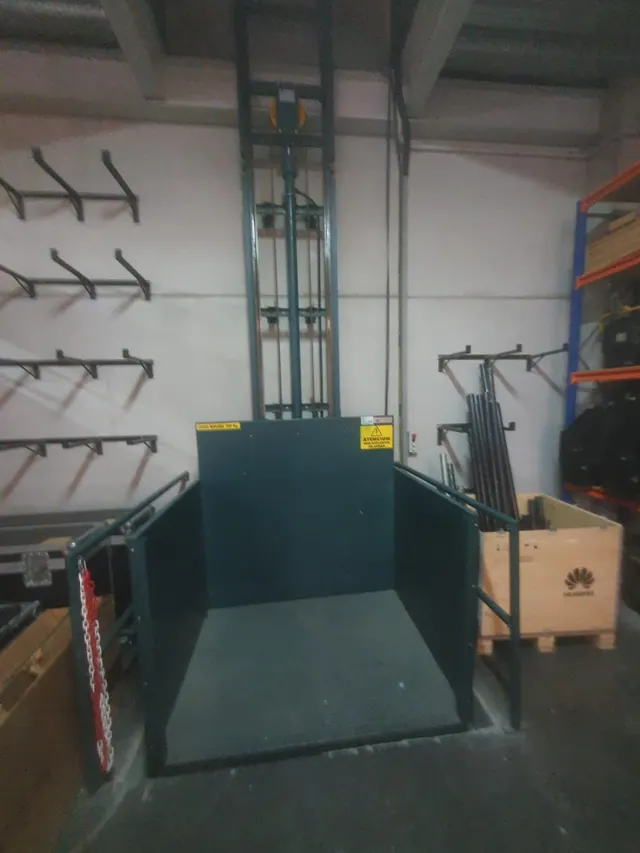 Se vende nave industrial en P.I La Palmera — 10