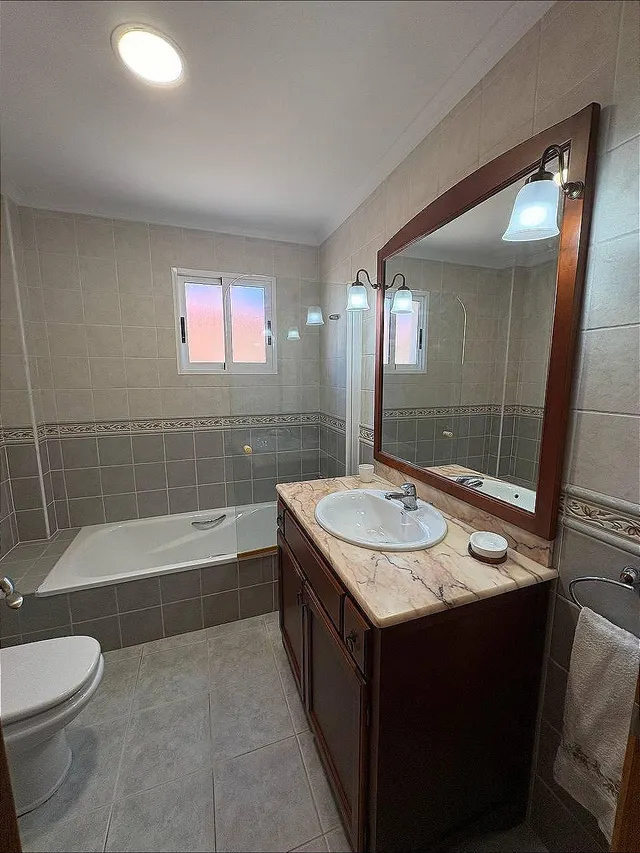 Chalet pareado con vistas al mar en Playa del Rey: un hogar junto al Mediterráneo para todo el año — 21