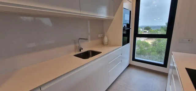 Elegante apartamento de 3 dormitorios con amplia terraza — 6