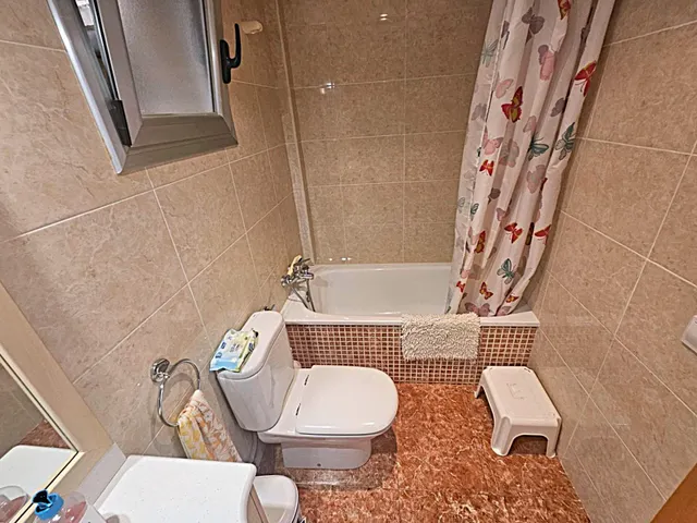 Moderno Apartamento Seminuevo en Balafia, Lleida — 13