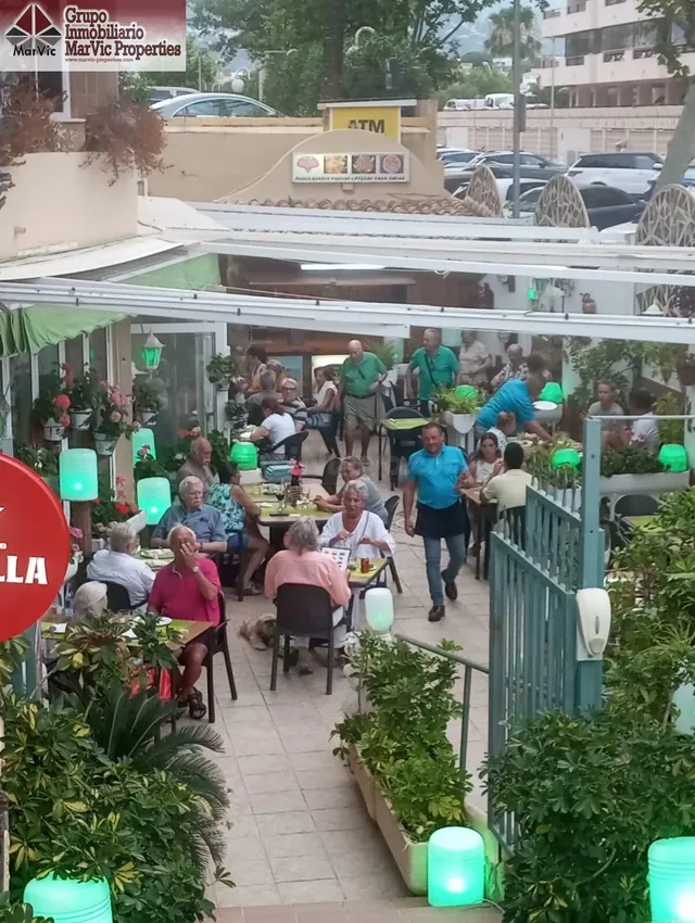 Excelente oportunidad de negocio en primera línea de playa en Calpe — 2