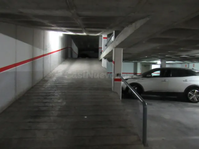 SE VENDEN PLAZAS DE APARCAMIENTO EN TERRASSA, ZONA TORRENT D - foto 3