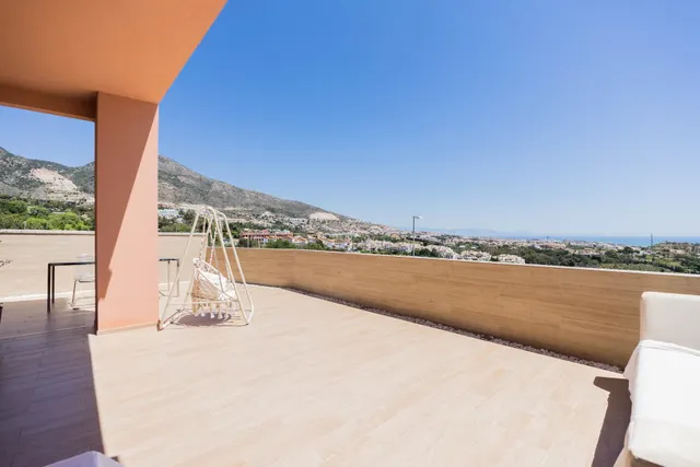 Chalet con Vistas al Mar  y la Montaña – Ubicación Privilegiada — 35