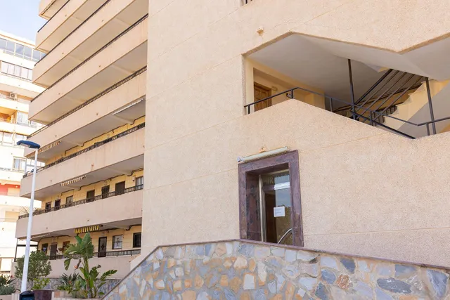 Apartamento de dos dormitorios con vistas la mar — 20