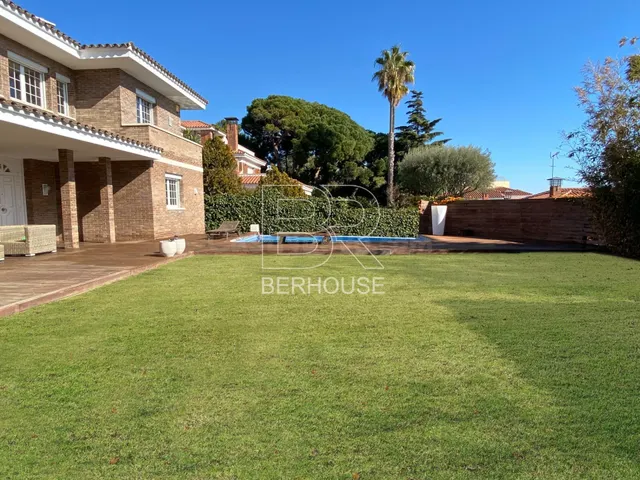 Chalet con piscina privada y vistas al mar en Masnou centro - foto 4