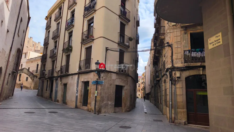 En venta local comercial en el centro de Tortosa.