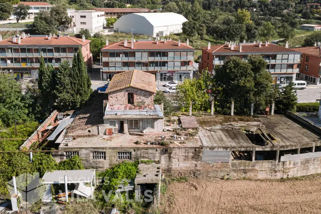 Solar edificable + masia para reformar — 6