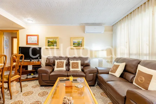 Vivienda en una de las calles más emblemáticas del Cabañal - foto 4