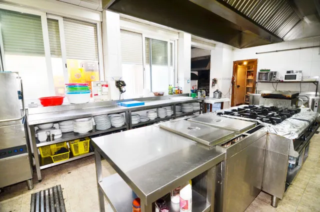 Urbis te ofrece un restaurante en venta en Aldeadávila de la Ribera, Salamanca. — 39