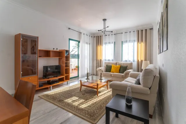 APARTAMENTO EN ALHAURIN GOLF CON TERRAZA CON BUENAS VISTAS, PARKING Y PISCINA Y JARDÍN COMUNITARIO — 3