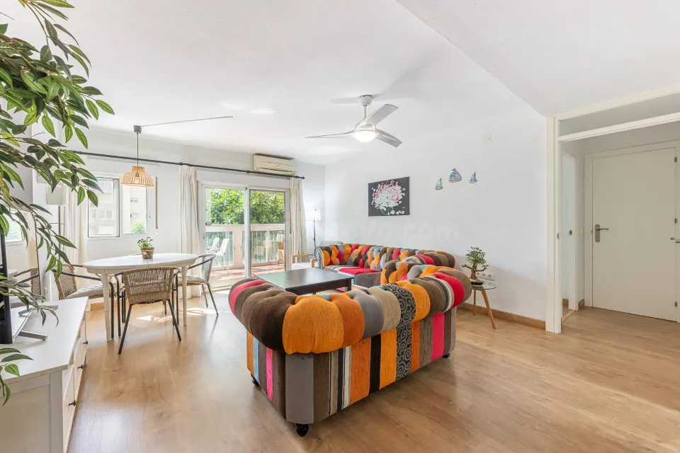 Vivienda con terraza y vistas al mar en Avenida de las Gaviotas, Fuengirola