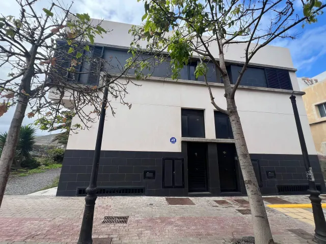 Casa familiar de tres plantas en Costa Ayala – Las Palmas de Gran Canaria — 4