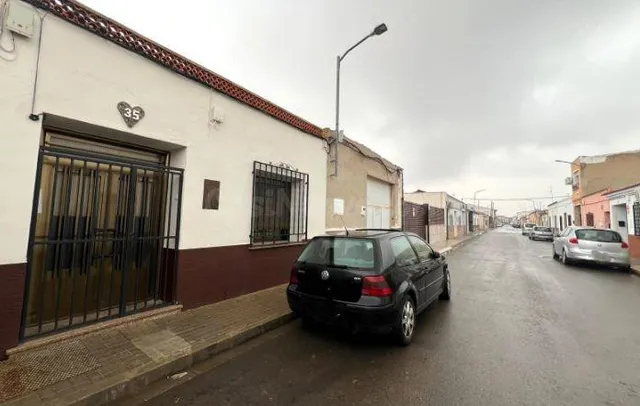 SE VENDE casa OKUPA en C Tordesillas de Tomelloso - foto 3