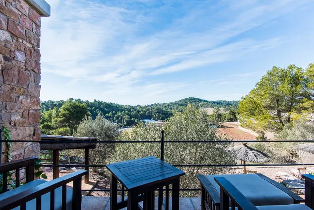 VENTA CHALET EN CASTELLFOLLIT DEL BOIX JARDÍN Y VISTAS!! - foto 4