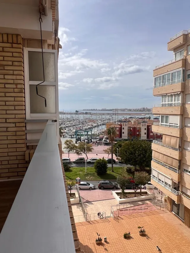 JUNTO AL PUERTO, REFORMADO Y CON VISTAS AL MAR — 14