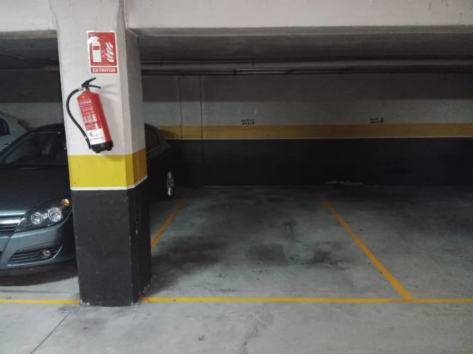 PLAZA DE GARAJE EN ZONA POVISA!!!