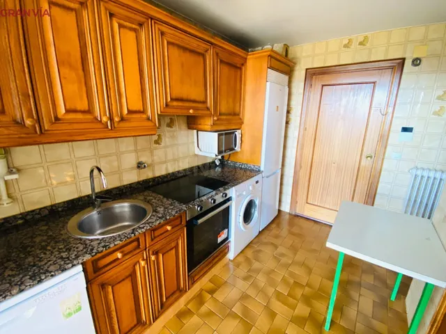 Amplio piso en venta en el centro de Logroño - foto 3