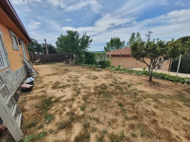CASA A LA VENTA EN TORDERA, LISTA PARA ENTRAR A VIVIR, CON AMPLIA PARCELA Y ENTORNO NATURAL — 7
