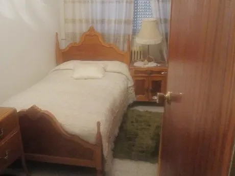 SE VENDE CASA EN VILLAMAÑAN, CON CALEFACCIÓN, GARAJE Y PATIO - foto 5