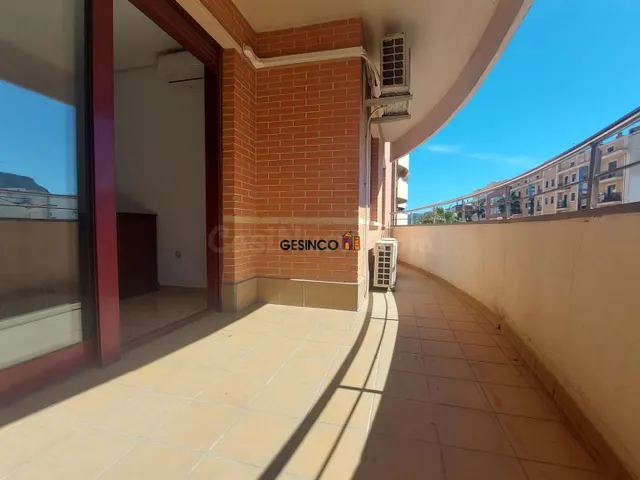 PISO CON CUATRO DORMITORIOS Y GARAJE ¡¡EN URBANIZACIÓN!! - foto 2