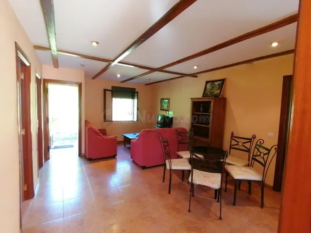 Chalet o Casa de Campo con Parcela a pocos minutos de Cácere - foto 2