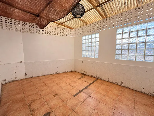 Piso en venta de 4 dormitorios, 3 baños, balcón y patio — 7