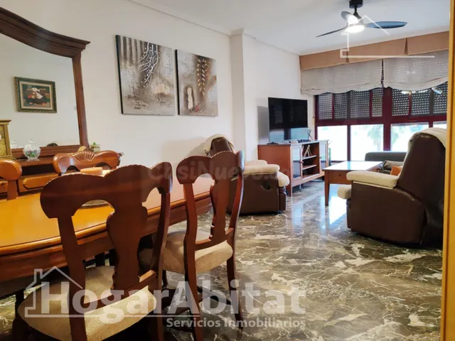 EN RESIDENCIAL CON PISCINA, GARAJE Y TERRAZA EN CAMPANAR - foto 2