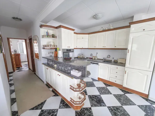 Villa 3 habitaciones 230m² en venta - Centro — 12