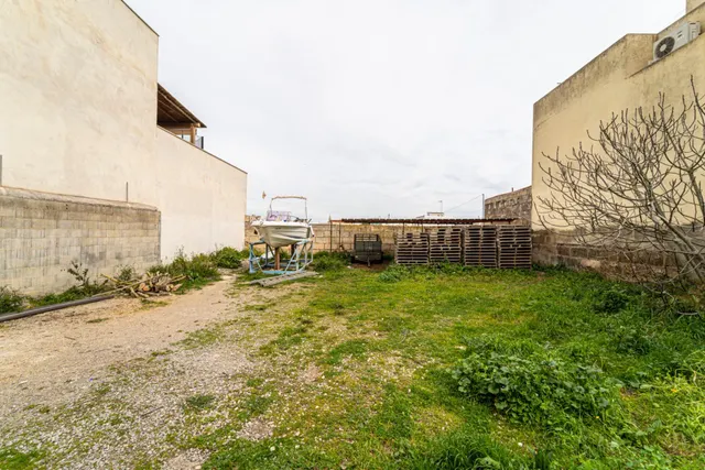 Solar urbanizable de 267m2 en Son Fangos. — 13