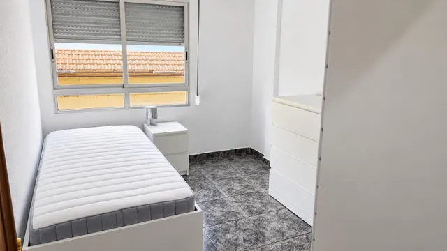¡Atención Inversores! Se vende piso alquilado de 3 Dormitorios en La Florida, Alicante — 17