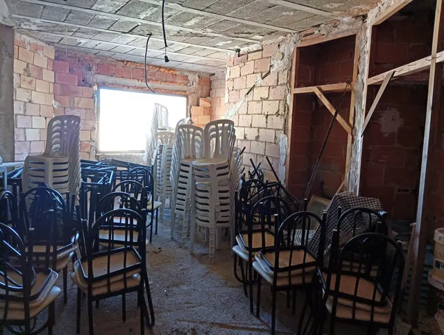 Edificio con restaurante en Tormos — 16