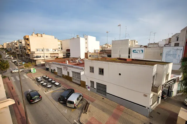 Amplia y Luminosa Vivienda en esquina de 3 dorm. baño y aseo con Garaje Cerrado en el Corazón de la Ciudad — 31