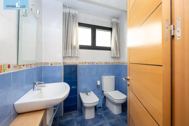 Casa exclusiva junto a Acera del Darro. Pleno centro de Granada. Seminueva y con ascensor propio — 23
