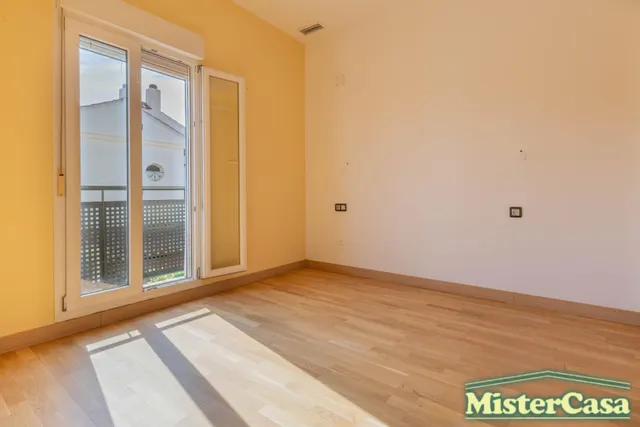 Exclusiva casa pareada de 4 dormitorios con sotano junto al campo de golf — 28